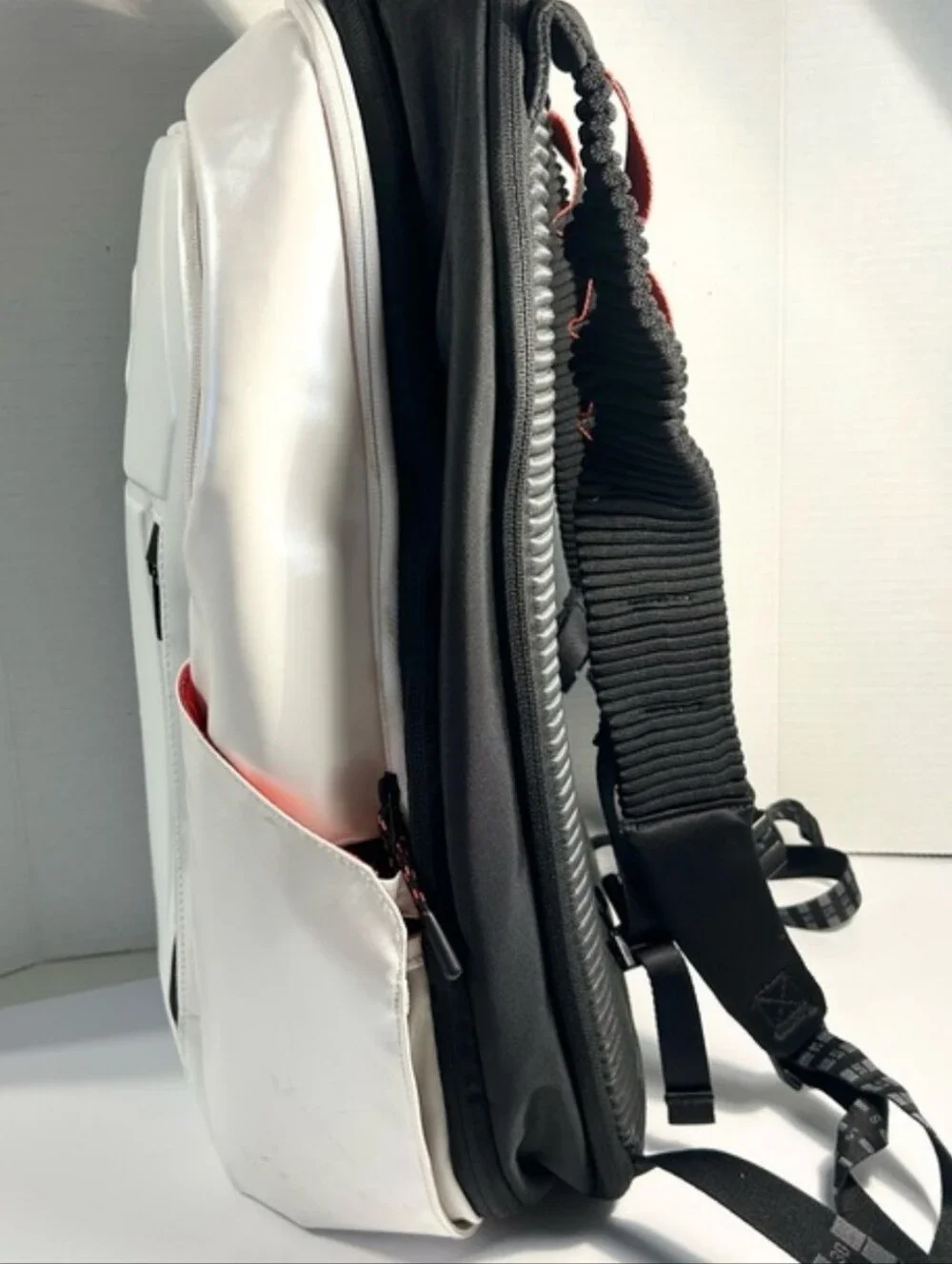 Under Armour No Weigh Water Resistant Sport Backpack White Unisex